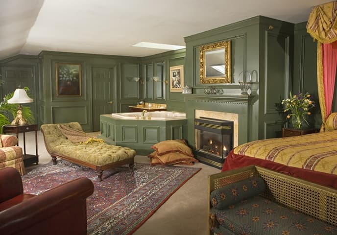 Hydrangea House guest room