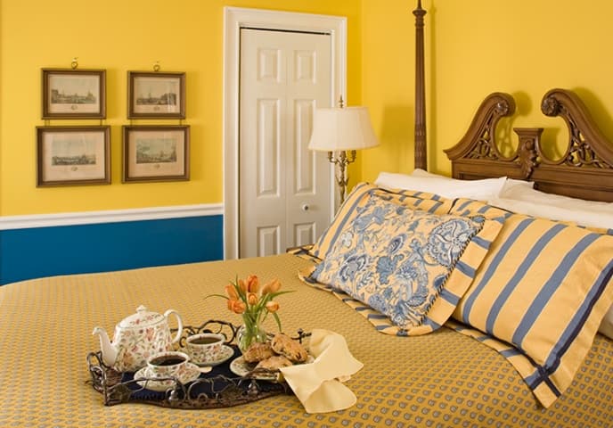 Hydrangea House Bed