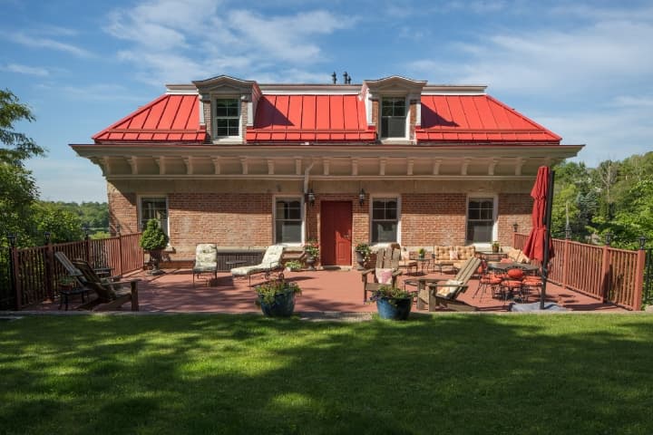 Jail Hill Exterior 29