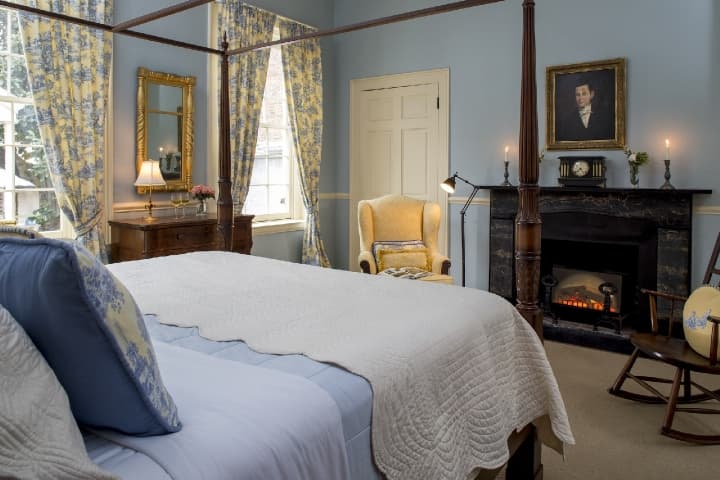 blue room