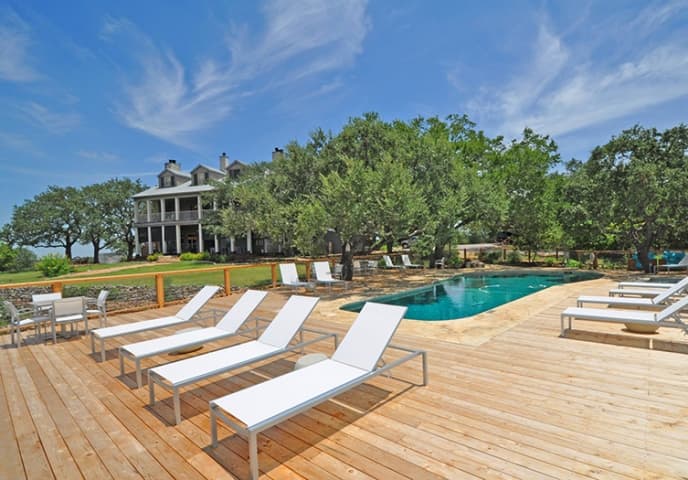 Sage Hill Inn Above Onion Creek Pool