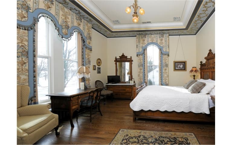 robbins room
