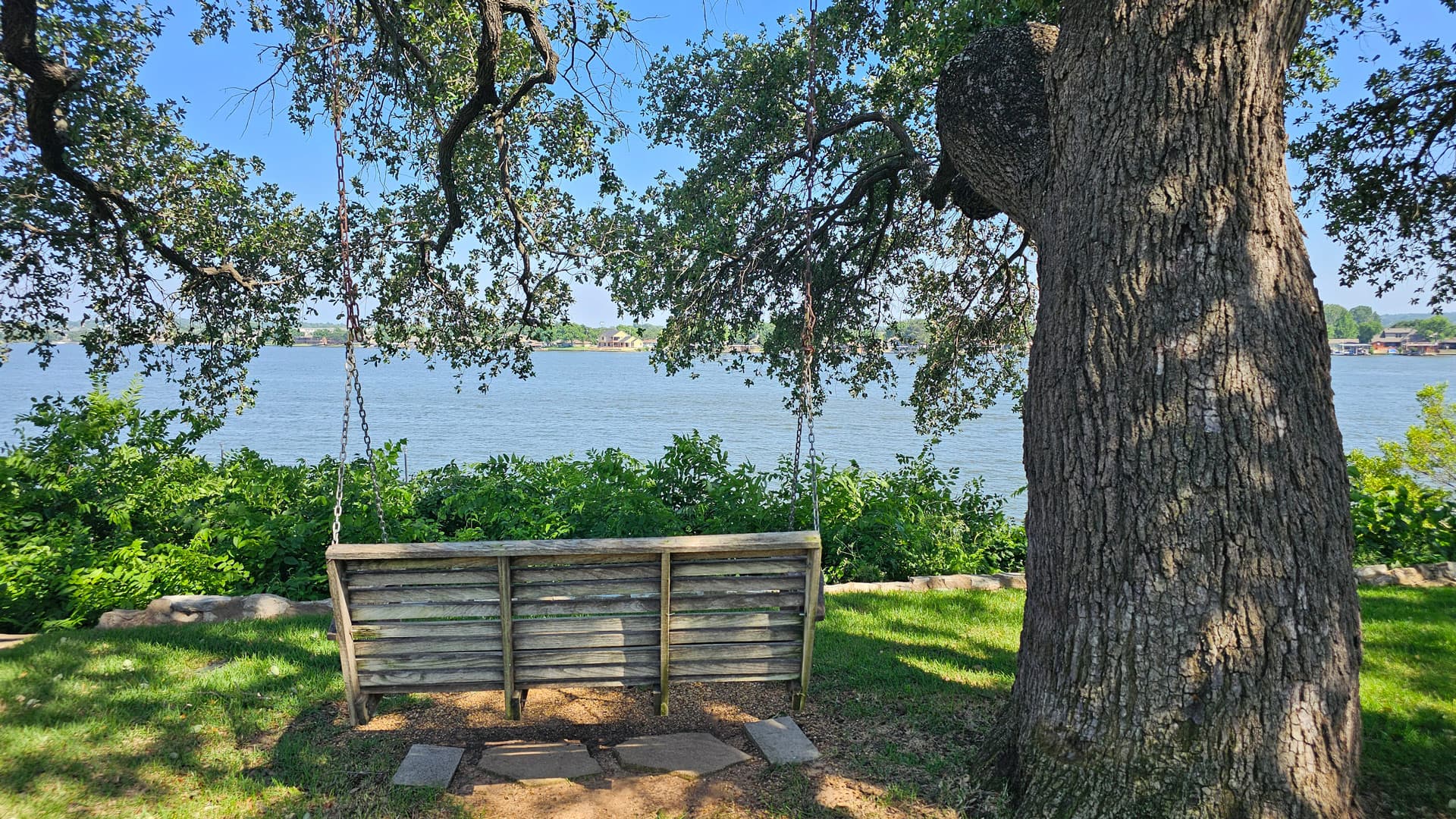 Craft lodging with waterfront views