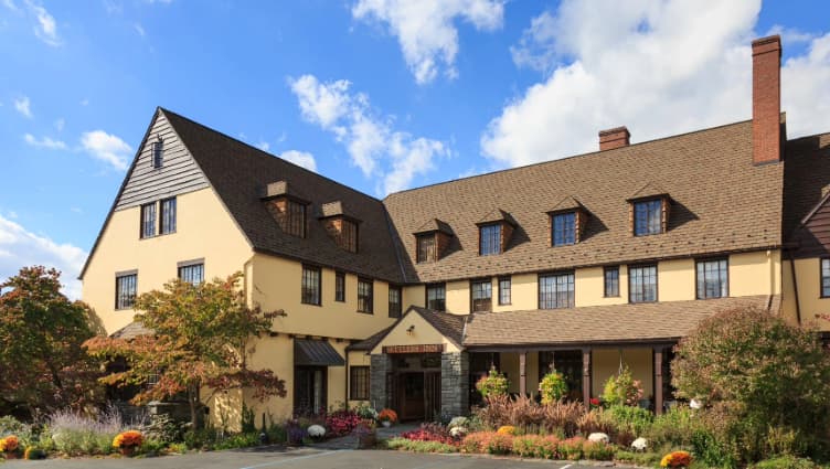 The front of Settlers Inn