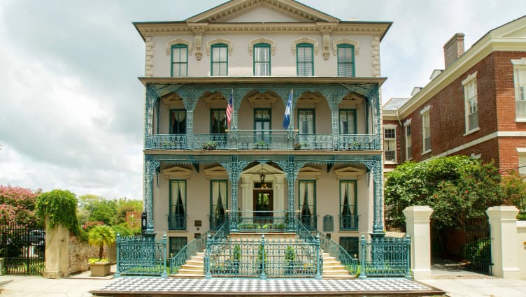 Exterior front view of John Rutledge House Inn