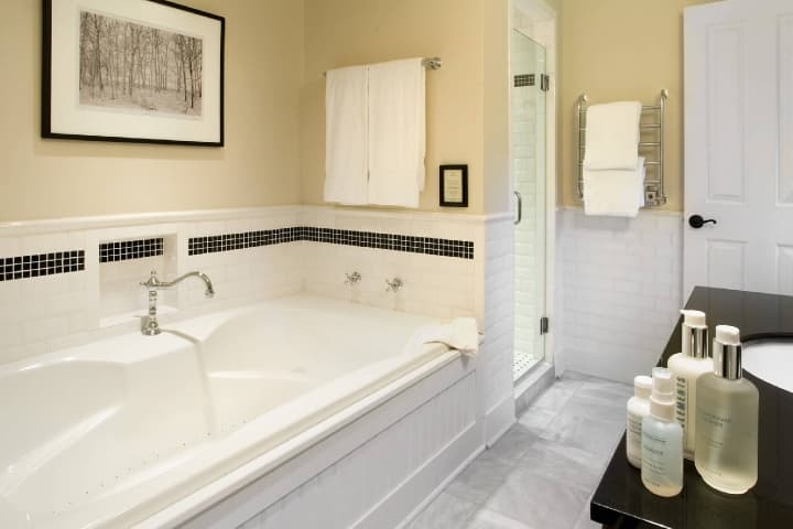 Dorset bathroom with bathtub
