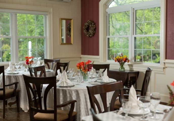 Arrowhead dining room