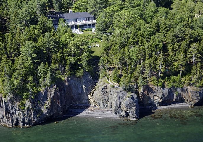 The Inn at Bay Ledge Aerial
