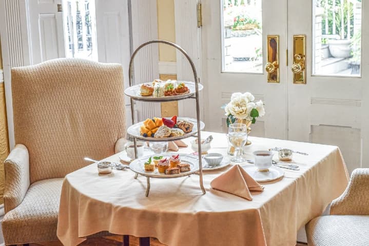 high tea serve