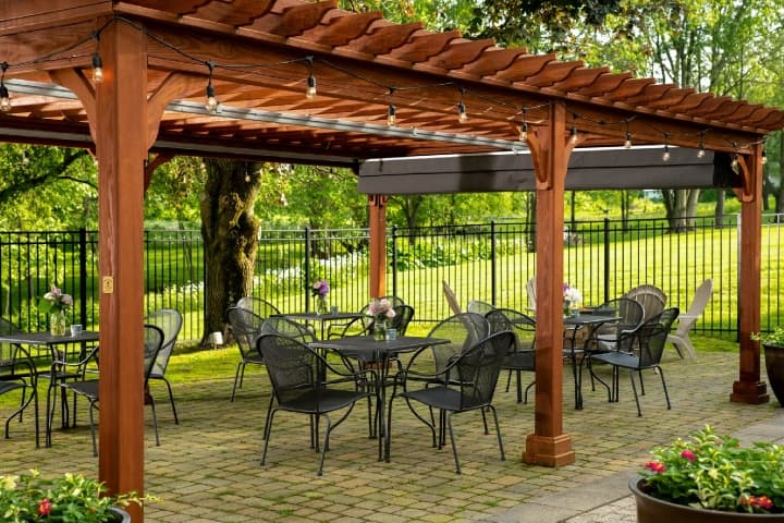 jacqueline-house patio