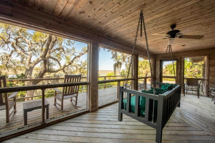 lodge swing