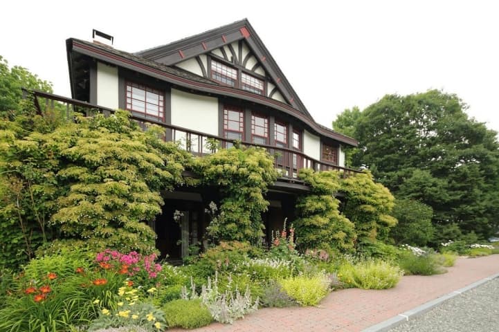 Bass Cottage Inn & Ullikana Inn
