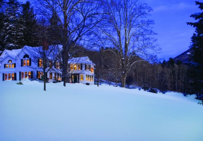 West Mountain Inn Snow dusk