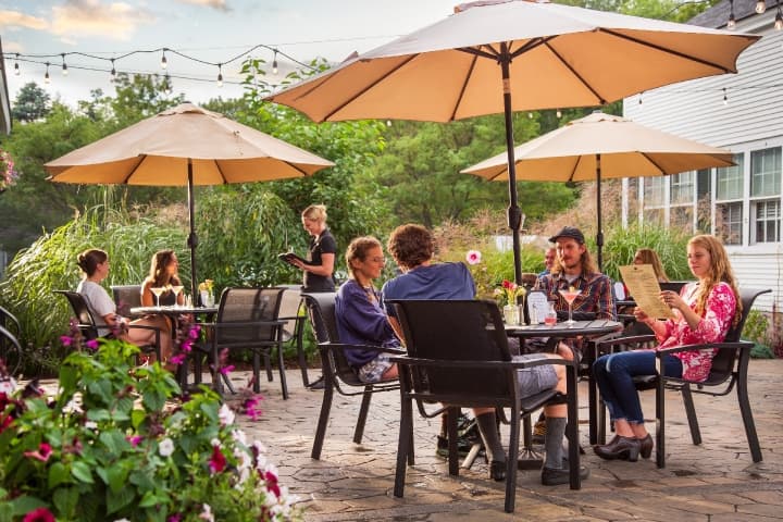 Outdoor Dining at Grafton Inn
