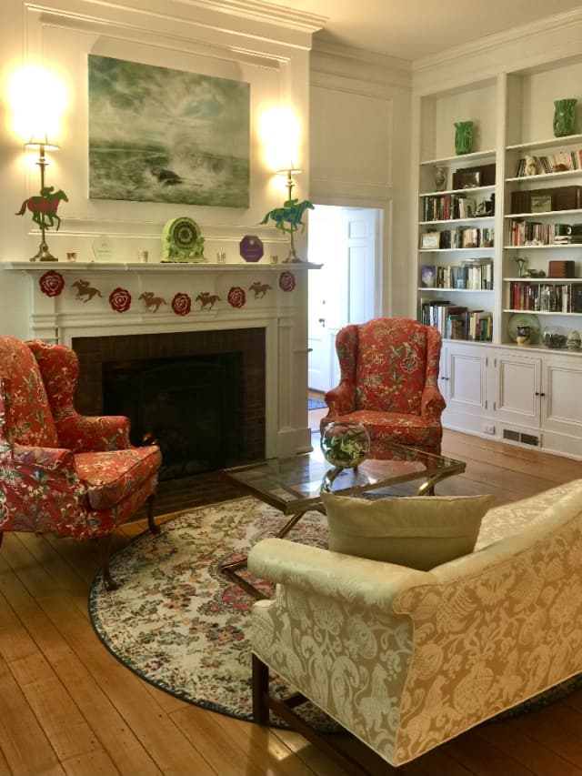 Living Room on first floor at Charred Oaks Inn