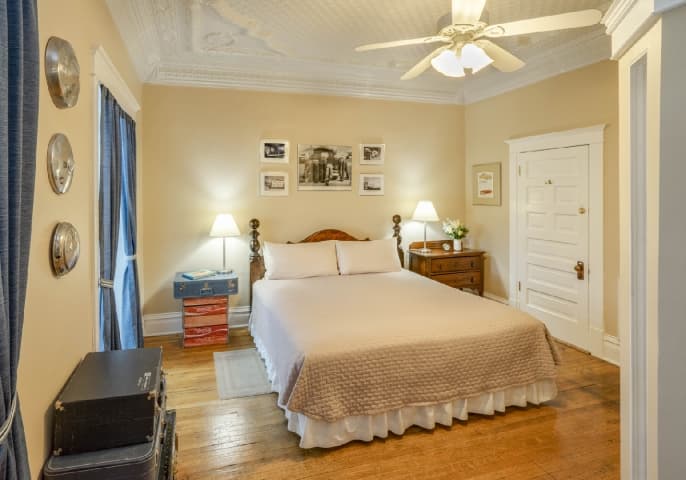 Guest room