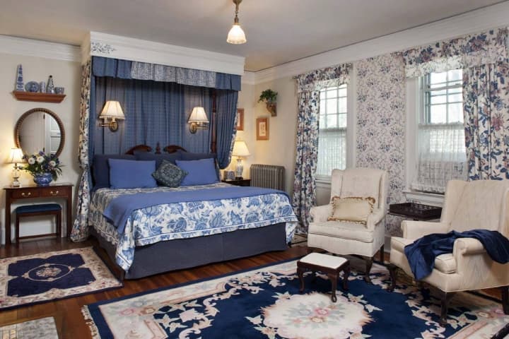 Abbington-Green-guestroom