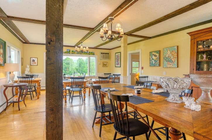 Brass Lantern Inn