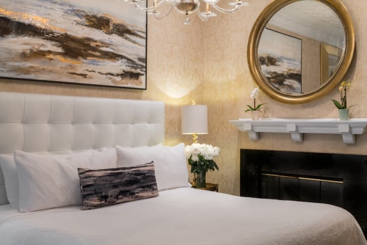 Luxury Parlor