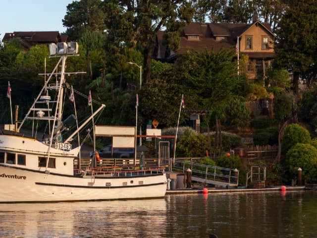 Noyo Harbor Inn