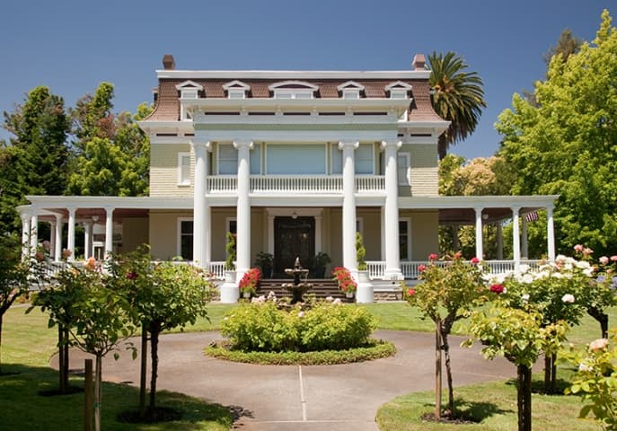 Churchill Manor