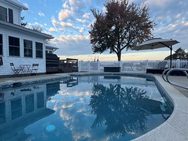 Heated 365 Chlorine Free Pool