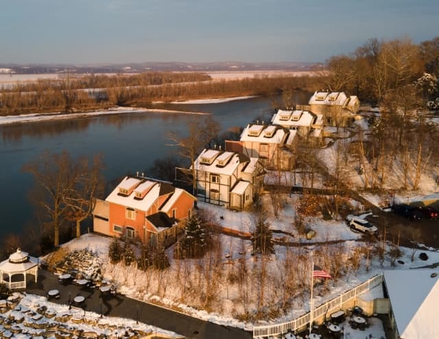 River Bluff Cottages