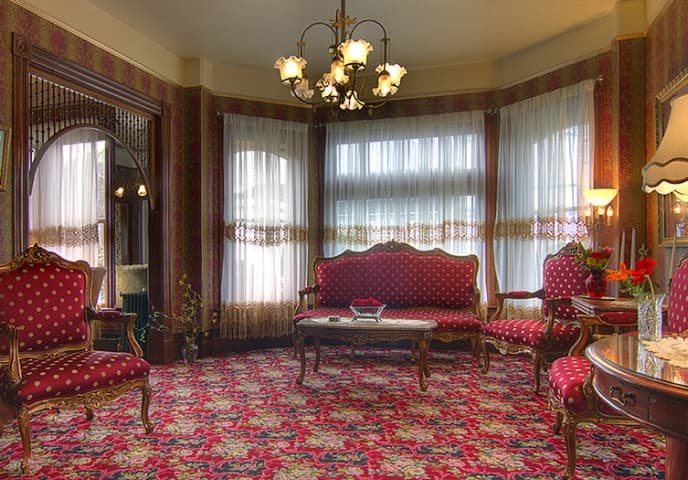 Gingerbread Mansion Parlor