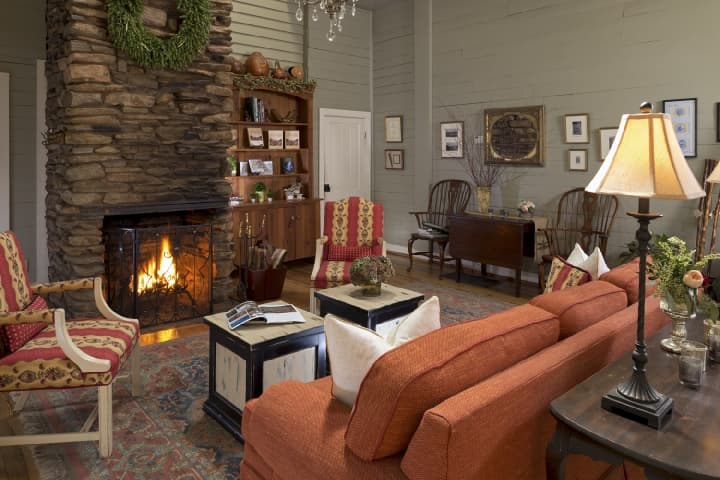 Glen-Ella Interiors Lobby