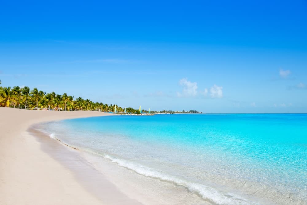 A gorgeous beach near the best places to stay in the Florida Keys