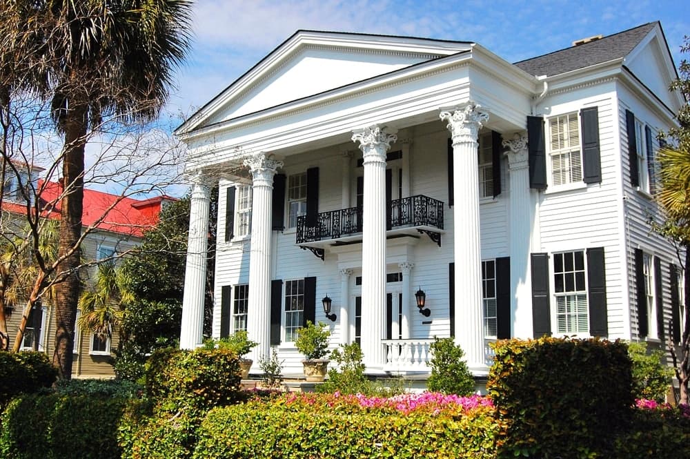 An example of Antebellum architecture on the Antebelllum Trail, one of the best things to do in Athens, GA