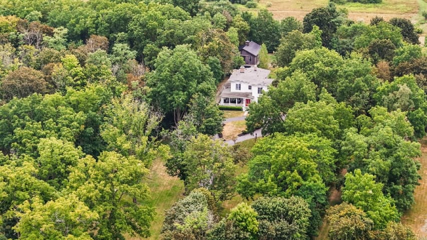 Finger Lakes Bed & Breakfast at Hutton Farm